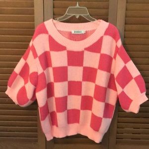 < NWT Pink Checkered Oversized Knit Sweater - L